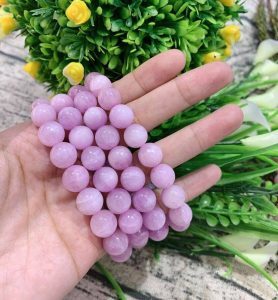 Kunzite giúp thu hút tình yêu và tăng lòng trắc ẩn