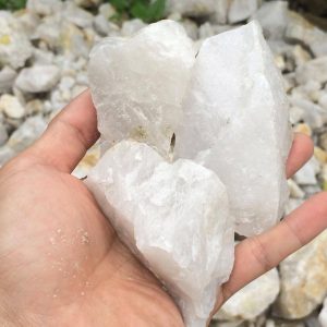 Tên khoa học là đá thạch anh trắng hay Clear quartz